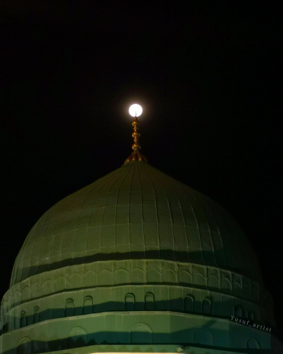 Yusuf_artist_'s tweet photo. المدينة المنورة ❤️
المدينة الوحيدة اللي فيها قمرين
🤍💚 https://t.co/ElLKbGVnqT