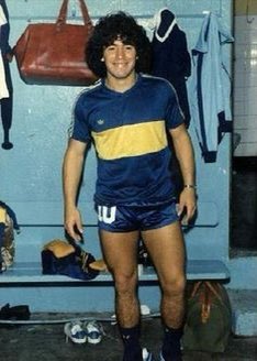 snag101's tweet photo. bize, yani futbol severlere futbolu sevdirenlerden biri olduğun için, bu işi bu kadar sevgiyle, tutkuyla, tarzınla, olduğun gibi, dibine kadar yaptığın ve Che&Fidel’i bu kadar sevdiğin için muchas gracias 💙⚽️
nos vemos ❤️
#addictedtolife
#addictedtofootball
#Maradona https://t.co/XKN9fpmzEP