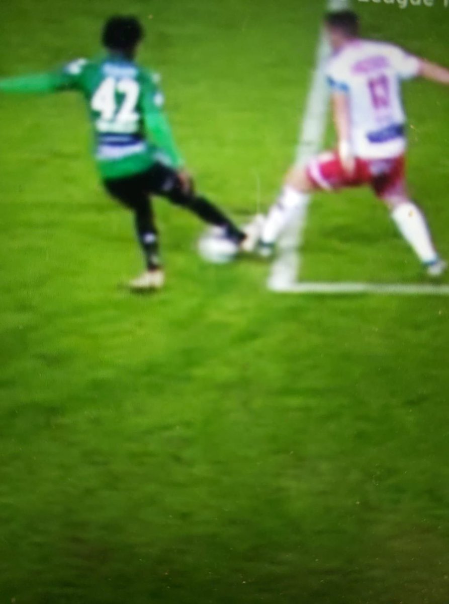 jrnsndrs's tweet photo. Waarom is dit penalty @DeBleeckereF #cermou https://t.co/q3MhIFwczz