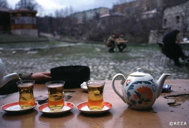 AyshanASLAN's tweet photo. The last tea in #Shusha. (1992)
The first tea in Shusha. (2020) https://t.co/VthVBTLEjx