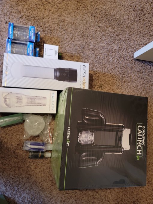 My new toys! 
https://t.co/Jrsrz13DAZ 

#sexymen #men #sexy #hotmen #gay #hotguys #muscle #handsome #fitness