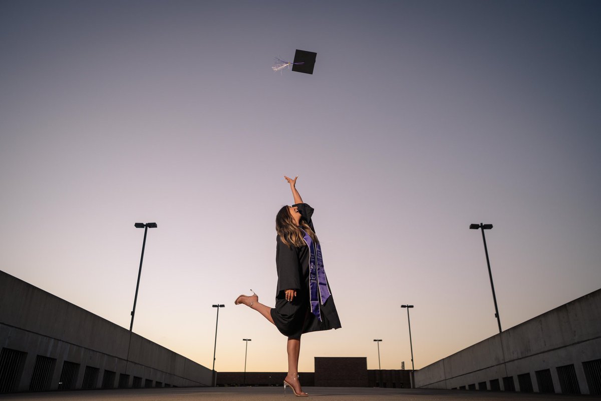 Im in LOVE this shot and this girl <a href="/Presley_jones/">presley jones</a> for letting me take her grad photos. <a href="/DJRnB_/">Robert Breitenstein</a>