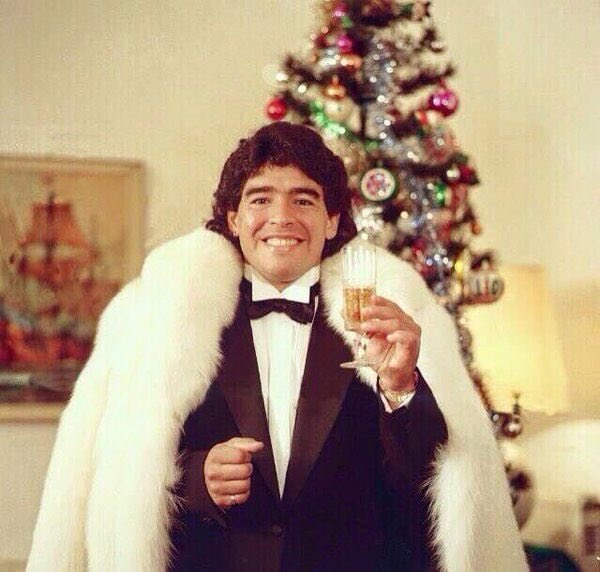 flowerybert's tweet photo. it’s official: fuck 2020, merry christmas, and cheers!
#Maradona https://t.co/Ef95mI4Sbw