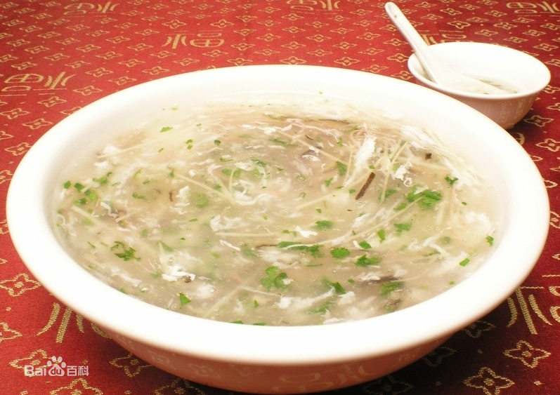 Another renowned female chef was Madame Song 宋五嫂 who lived by the West Lake in Hangzhou and invented 宋嫂鱼羹 Madame Song's fish soup. Her dish became well-known because emperor Song Gaozong tried it one day and loved it. Photo and recipe on Baidu:  https://baike.baidu.com/item/%E5%AE%8B%E5%AB%82%E9%B1%BC%E7%BE%B9