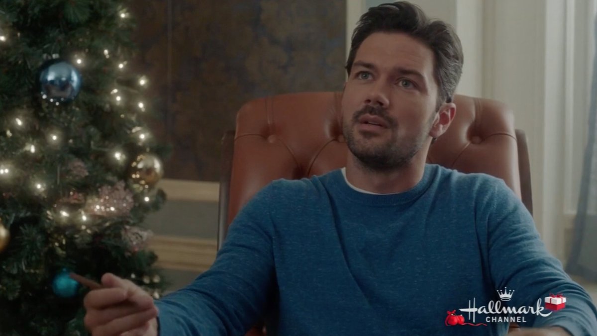 RyanPaeveyNet's tweet image. They put him in blue again 😍 Good job, Hallmark. #ATimelessChristmas