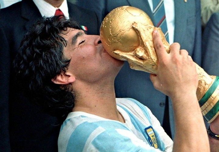  Diego Maradona's achievements: World Cup Winner 4x Footballer Of The Year  UEFA Cup Winner  Italian Cup Winner  2x Italian Champion Italian Super Cup Winner Spanish Cup Winner  Spanish Super Cup Winner  Spanish League Cup Winner