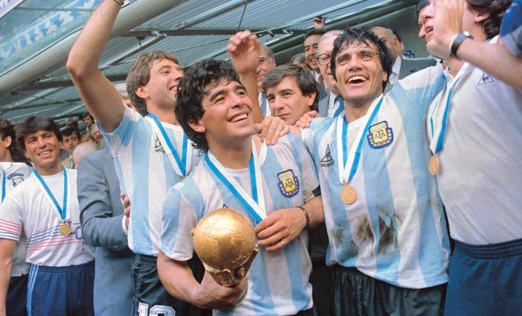 “For Maradona to win a World Cup on his own, and let’s face it, that’s what he did as the rest of the team were ordinary, was an amazing achievement. He was the best player I’ve seen” - Glenn Hoddle