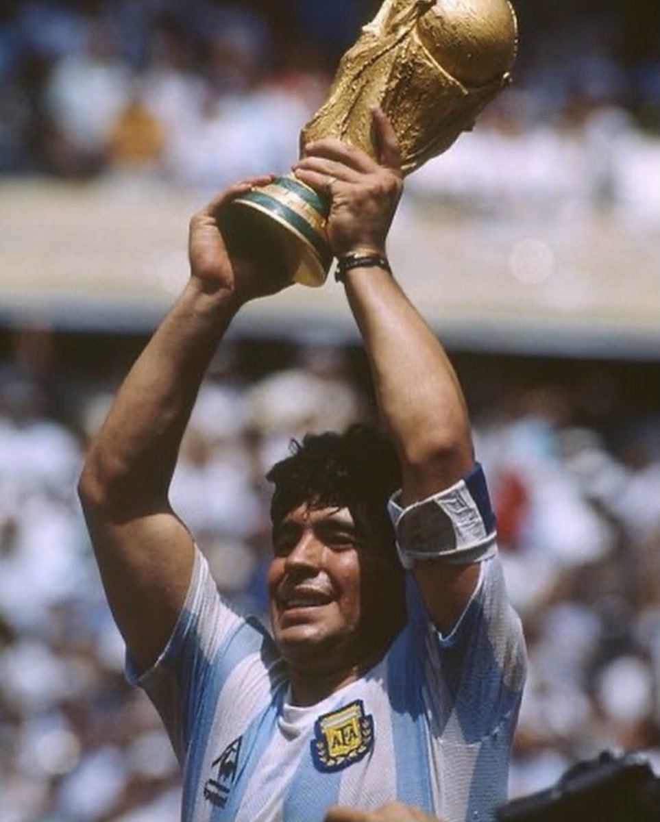 #RİP #maradona 🙏
