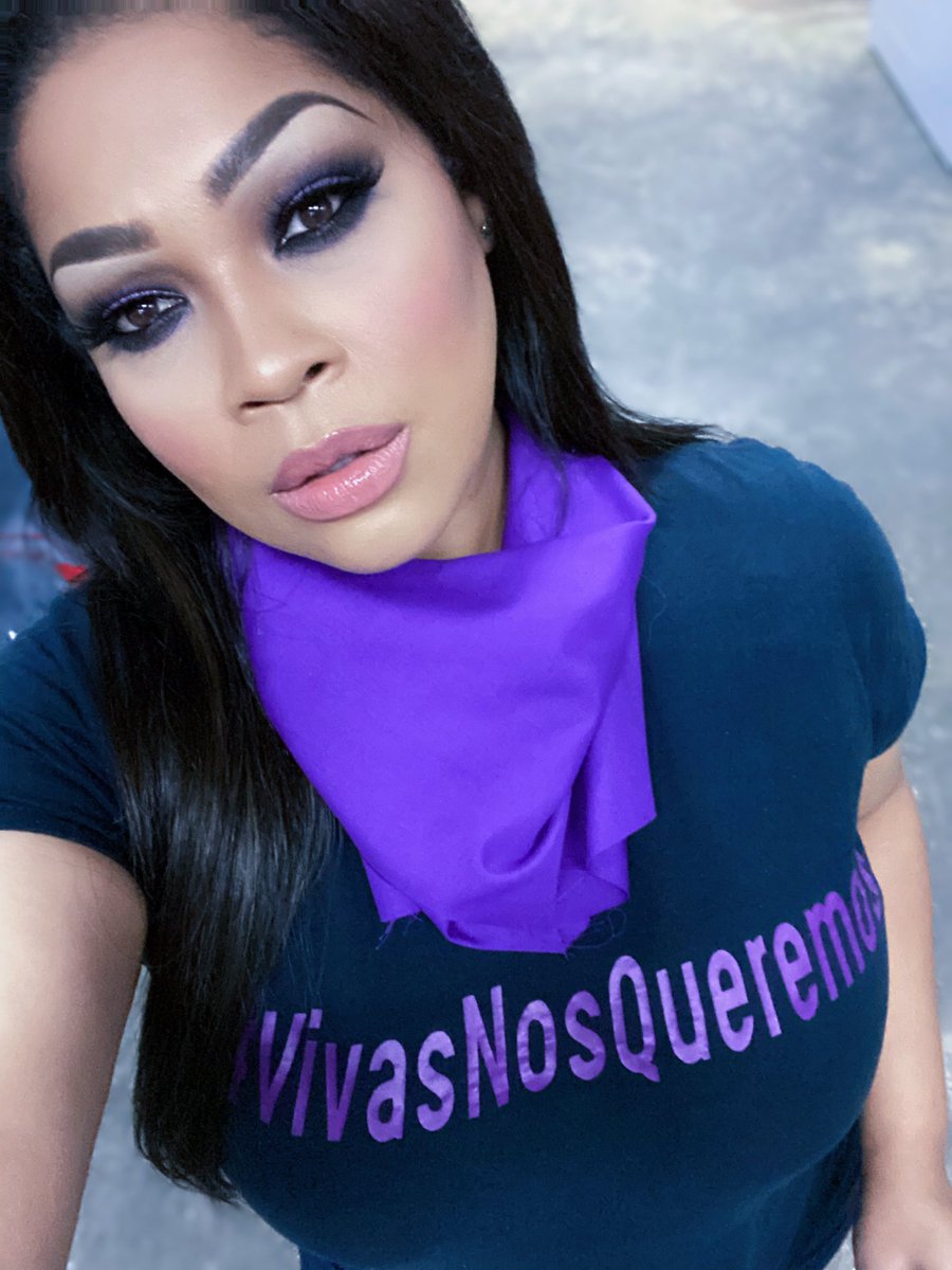 LizmarieQ's tweet photo. #25NPR 💜 #diacontralaviolenciadegenero #VivasNosQueremos https://t.co/KT0FExS6vG