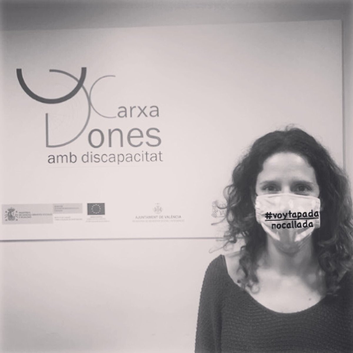 XarxaMujeres's tweet photo. Hoy, #25N nos sumamos a la campaña de @Plenainclusion  #voytapadanocallada 
#25noviembre #MujeryDiscapacidadDobleDiscriminacion 
#NiUnaMenos #diacontralaviolenciadegenero #nosqueremosvivas @PlenaCV https://t.co/KvuW12Iz0h
