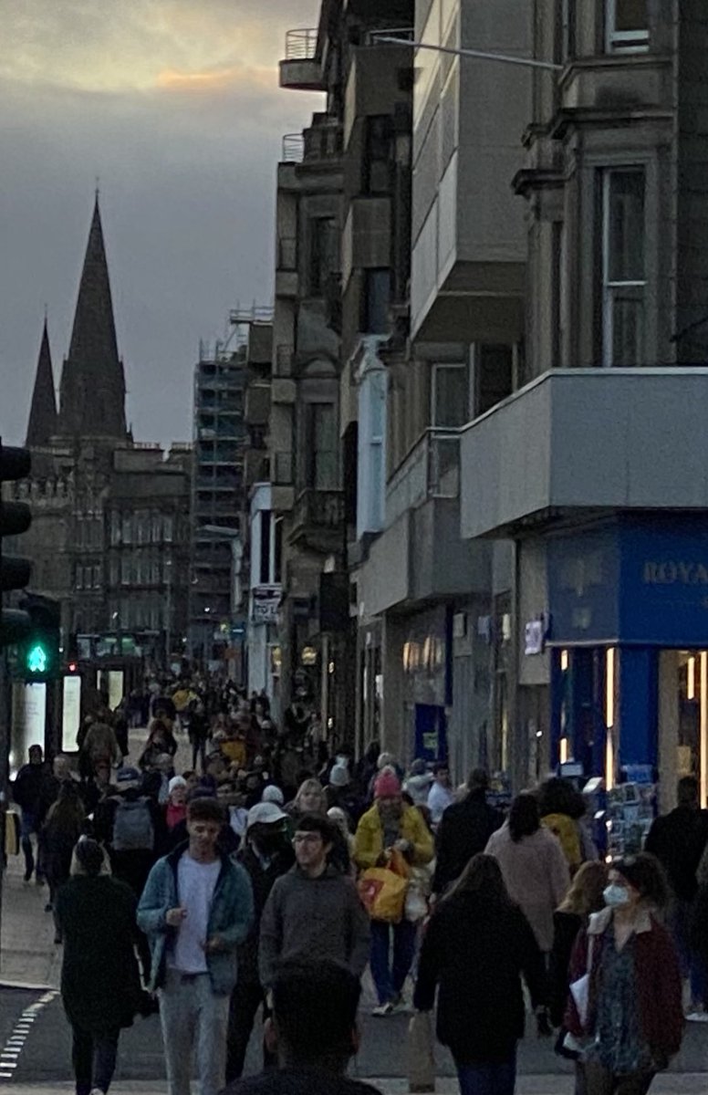 MichaelIHolden's tweet photo. Princess St Edinburgh today!!! I hate to say it 
@gazzadaz but I like Nicolas system better than Boris’s.....
#neverthoughtidsayit https://t.co/HSgFjSqYNk