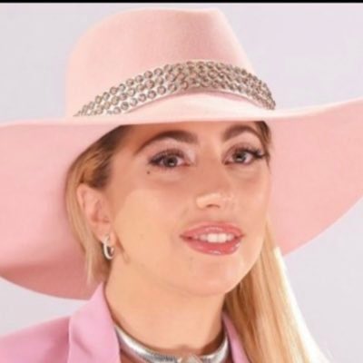 BBChromatica's tweet photo. ANNOUNCEMENT:

@joannepussyhole joins the #BBChromatica team for the Holiday Spectacular as our challenge producer! Ashton will help create some of the best challenges for our HausGuests! Welcome, Ashton!

Dec 18! https://t.co/PhpyjUs0tI