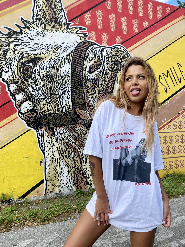 msnina's tweet photo. PAL chico que me gustaba y no me daba bola me hiciste hacer una camiseta “ No soy una opción soy tremenda oportunidad ��� https://t.co/x06DcPpPov