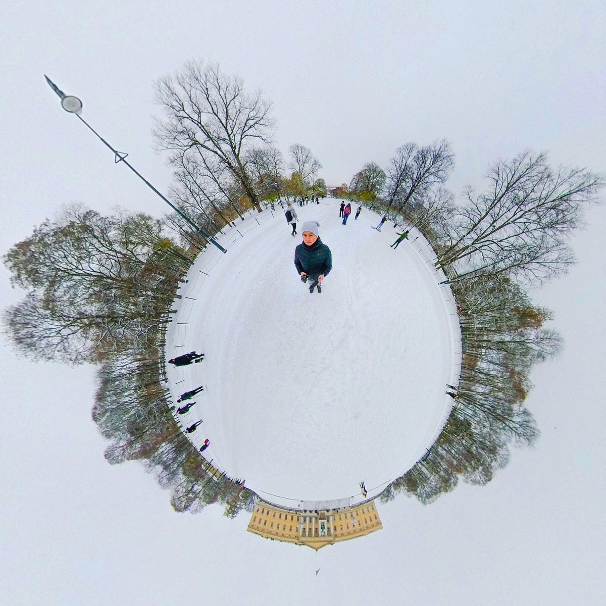 360ViewCreators's tweet image. Do you like snow too?
What about the tiny planet below?
#360View #360photography #360video #Oslo #norway #snow #white #gabrielariton #travel #winter #tinyplanet #360panorama #holiday #royalpalace
360-View.co.uk