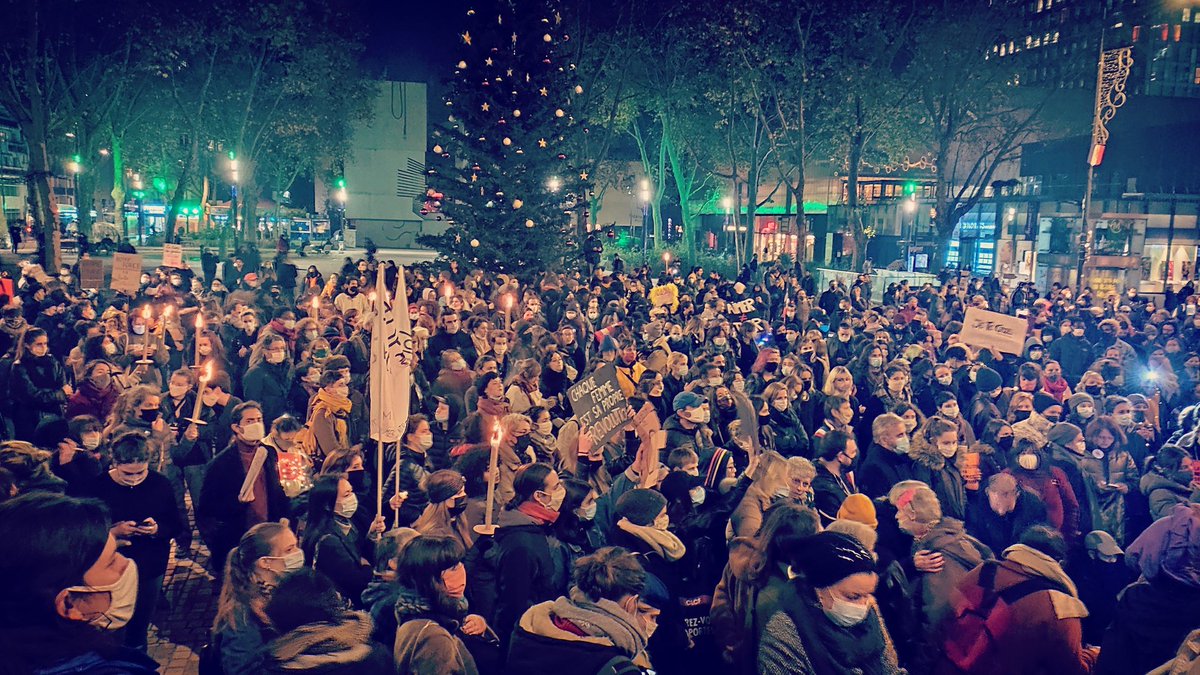 Grosse mobilisation ce soir à #montreuil contre les #violencesfaitesauxfemmes ! #25novembre #ViolencesConjugales