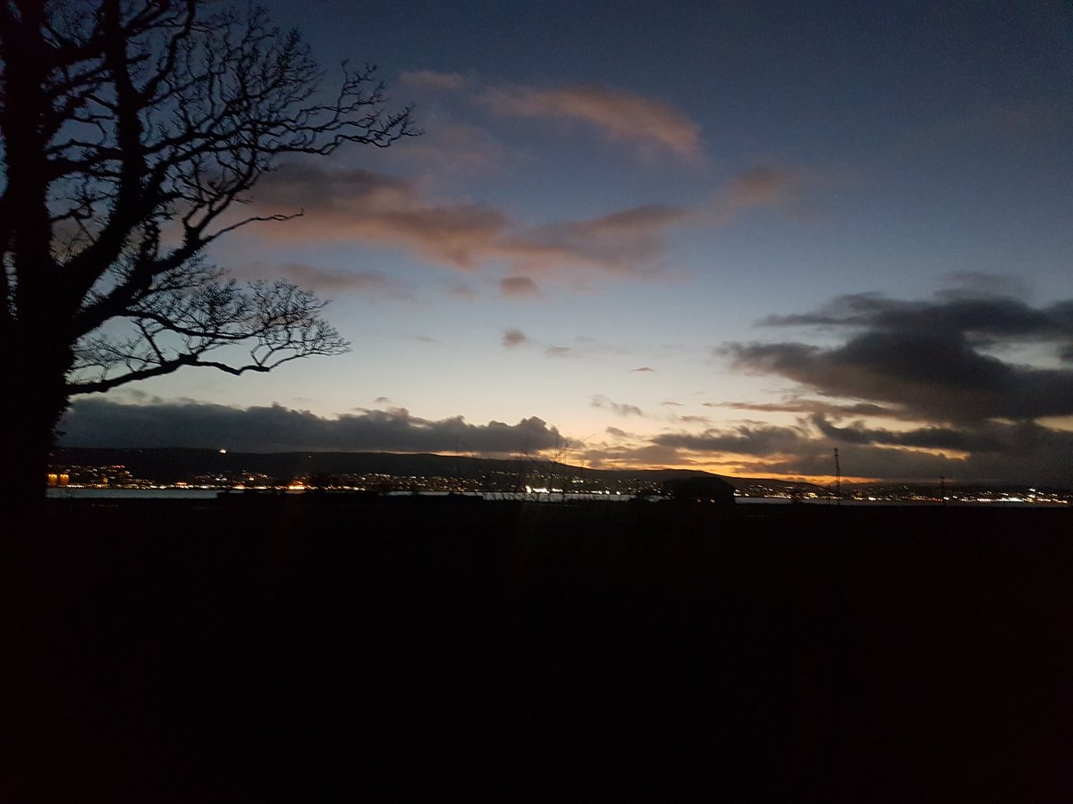 Sandra_Gettings's tweet photo. Beautiful sky this evening for walk 1 of #5kaday #16DaysofActivism2020 let's raise awareness 🚶‍♀️ @shonawi39346344 @PamelaHoey @ppellegrotti @FionaSemple3 https://t.co/LeRoLRXWaY
