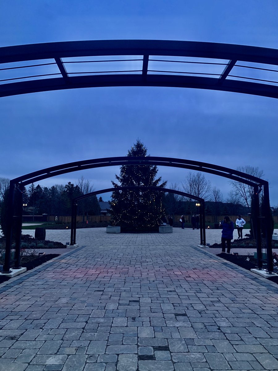 Now twinkling in the centre of our own Christmas Wonderland Garden 🎄 Here's a sneak peek at our beautiful Christmas tree as we start the countdown to our soft opening on Tuesday, December 1st to guests of Vintage Hotels ❄️

Stay packages: bit.ly/3nWBb7v #visitniagara