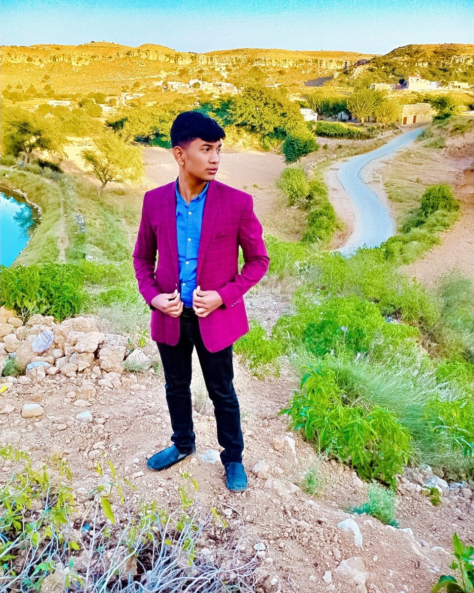 SyedSaadTanvee1's tweet photo. Be happy in front of people
who don’t like you it kills them🧡❤

#BeHappy https://t.co/0Cj6QgGM5R