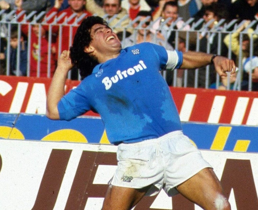 Стадион диего армандо марадона, неаполь, италия. Диего марадона наполи. Марадона в неаполе. Диего неаполь. Диего неаполь.