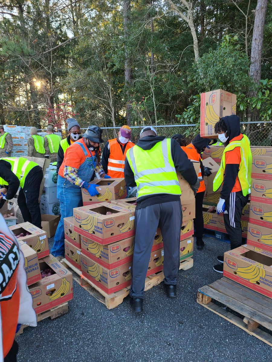 Action_NC's tweet photo. Thank you to everyone who came to pass out food yesterday and make Thanksgiving for over 900 Cumberland County families so much better! Shoutout to @ActionPathways, @FayettevillePA9, The Restoration Place, CC Association of Educators and others! #FeedNC #WeHelpUs https://t.co/B8ayv0C2YC