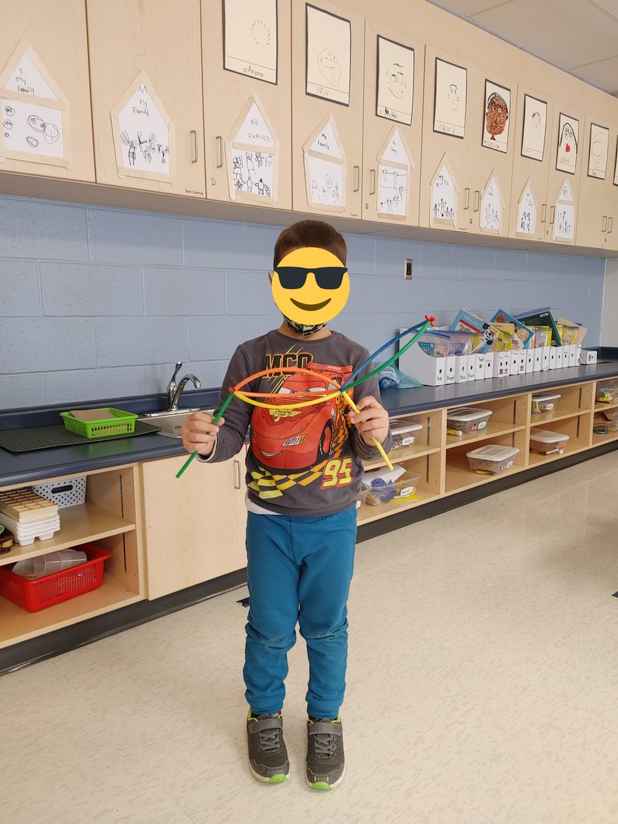MrsLCinelli's tweet photo. "This is a ant. The ant has skin on the tummy and on the head and on the legs." ~K #kindergarten #creativity #imagination @EskerLakePS https://t.co/uBJ7kIyJ9M