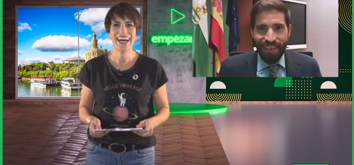 aemprende's tweet photo. 💥¡Estamos entrando en la fase final de la jornada!
@antsegura, Dir. Gral. de Formación del Profesorado e Innovación Educativa en @educaand, portavoz del jurado.
"El nivel de todos los proyectos ha sido altísimo, ha sido muy difícil escoger a un ganador". #HackathonSocial https://t.co/tVcMXQBR5r