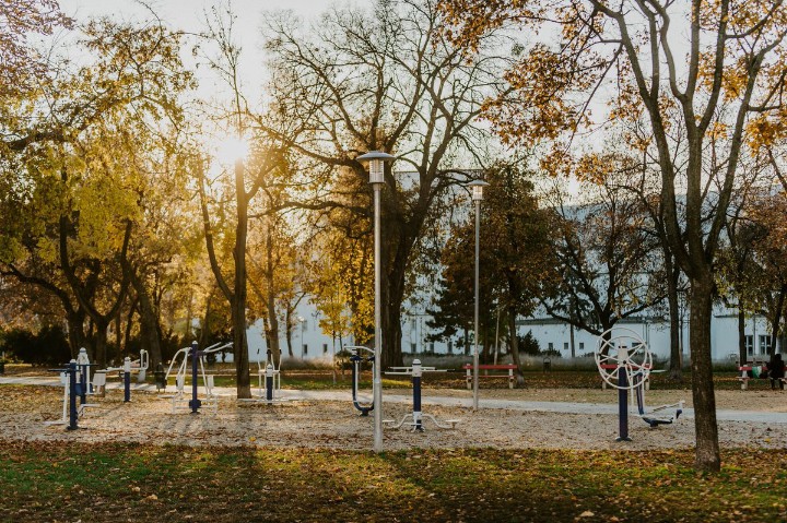 VineyardKapolna's tweet photo. πΉπ¦πππ‘ππ€π₯βππ¨π€
Training on coronatime β check out these eight great outdoor gyms around #Budapest
β‘οΈ #training #trainingBUD #exercise #exerciseBUD #sports #sportsBUD #outdoors #outdoorsBUD #coronaHUN
https://t.co/PcjZbM2b9p https://t.co/b5AgKjvzsb