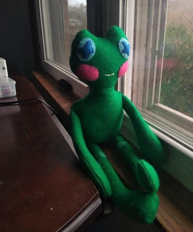 _RottenBoi_'s tweet image. First time making a doll like this 
#frogplush #dollmaker