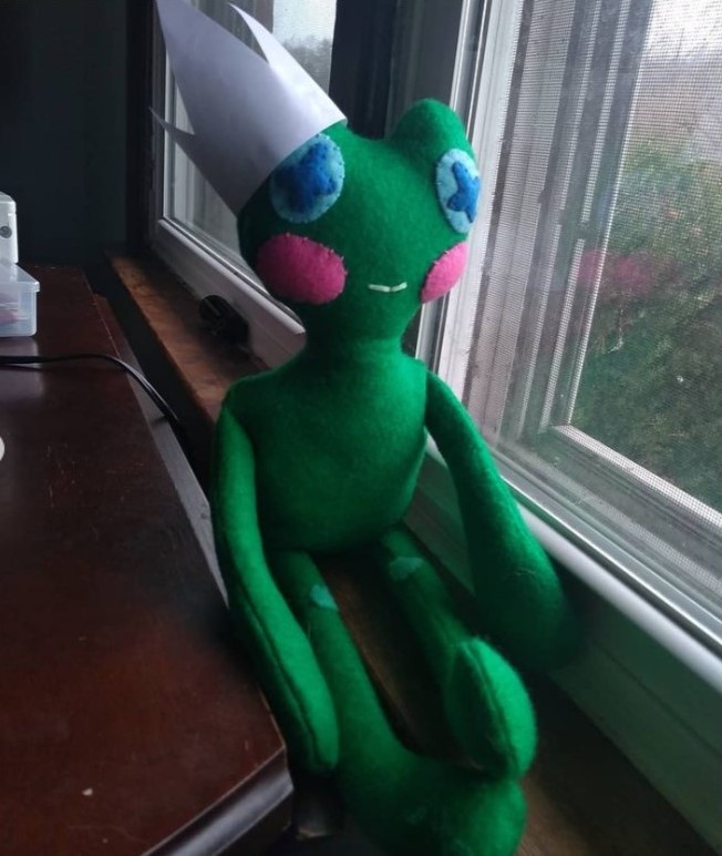 _RottenBoi_'s tweet image. First time making a doll like this 
#frogplush #dollmaker