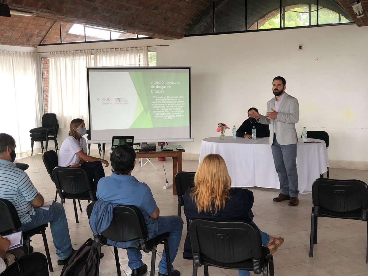 UPMUruguay's tweet photo. En el día de hoy se realizó, en Paso de los Toros, el lanzamiento del proyecto para la prevención del consumo problemático de drogas y alcohol, dirigido a los trabajadores y a la comunidad, e impulsado junto a @ciesu_uy con el apoyo de las juntas de drogas locales. https://t.co/sQqDXE2aKq