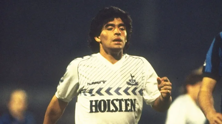 jonoblain's tweet photo. Maradona entered the world with Tottenham top of the table, and that's how he leaves it #ripdiego https://t.co/tdPanpDCxK
