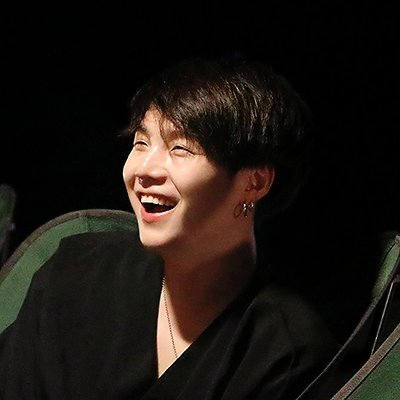 luvflwerr's tweet photo. ⁶ ↱`🧺
¡hey!, *hug* from yoongi to 
@njnxvkook 🍰 https://t.co/SNYMbljtaK