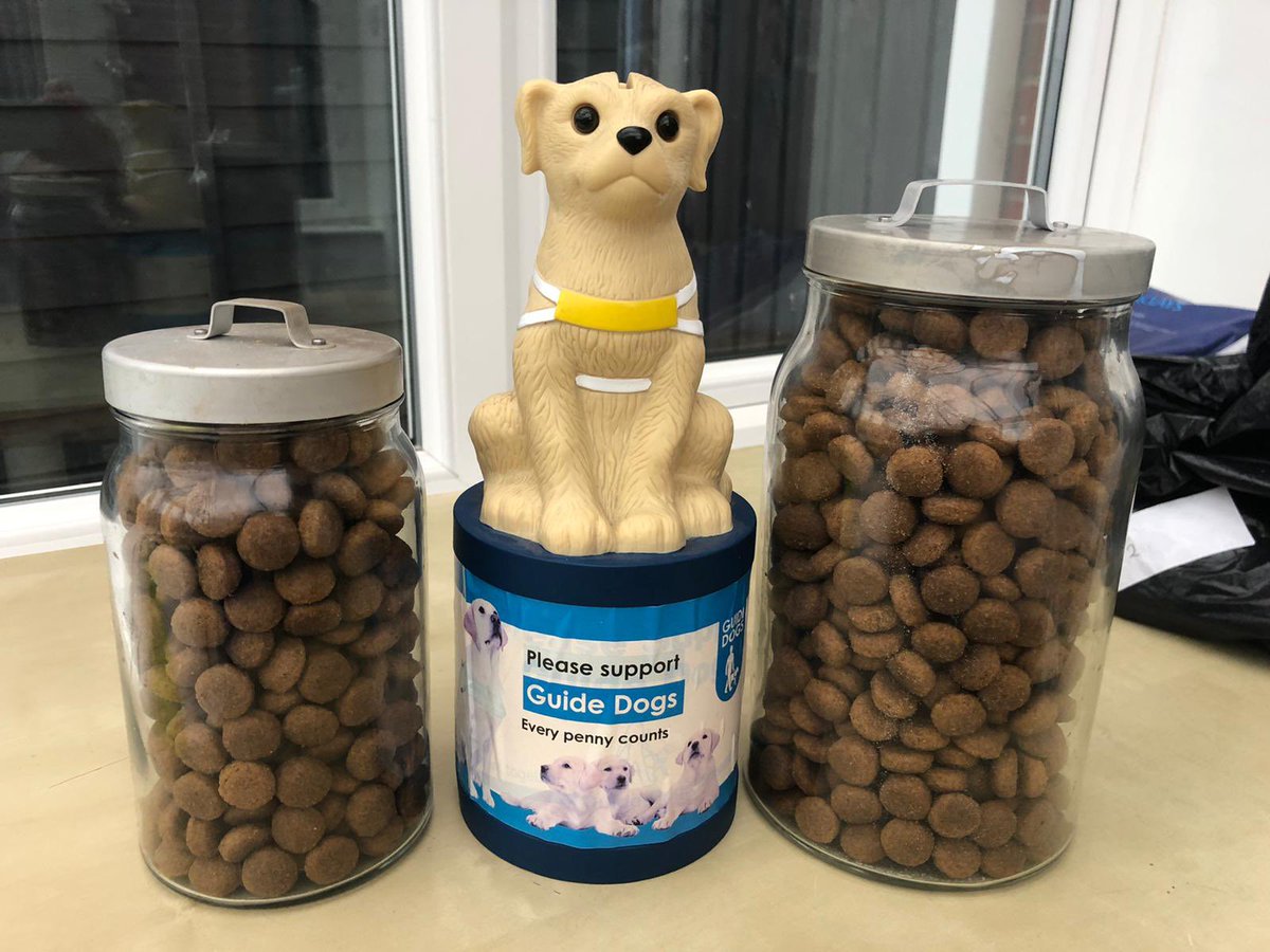 Fancy winning a voucher for cream tea for two from @OkenTeaRooms then enter our competition now. All you have to do is guess how many dog treats are in these jars. Full details Facebook.com/leamingtonguid…