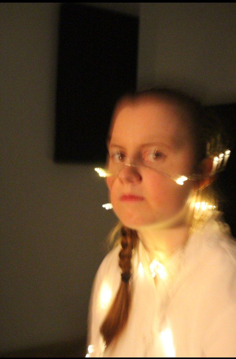 Rosieatkinsonn's tweet photo. Photo shoot from previous production. Many lights were used in the making of these photos
#actor #photoshoot https://t.co/lE459WZGUv