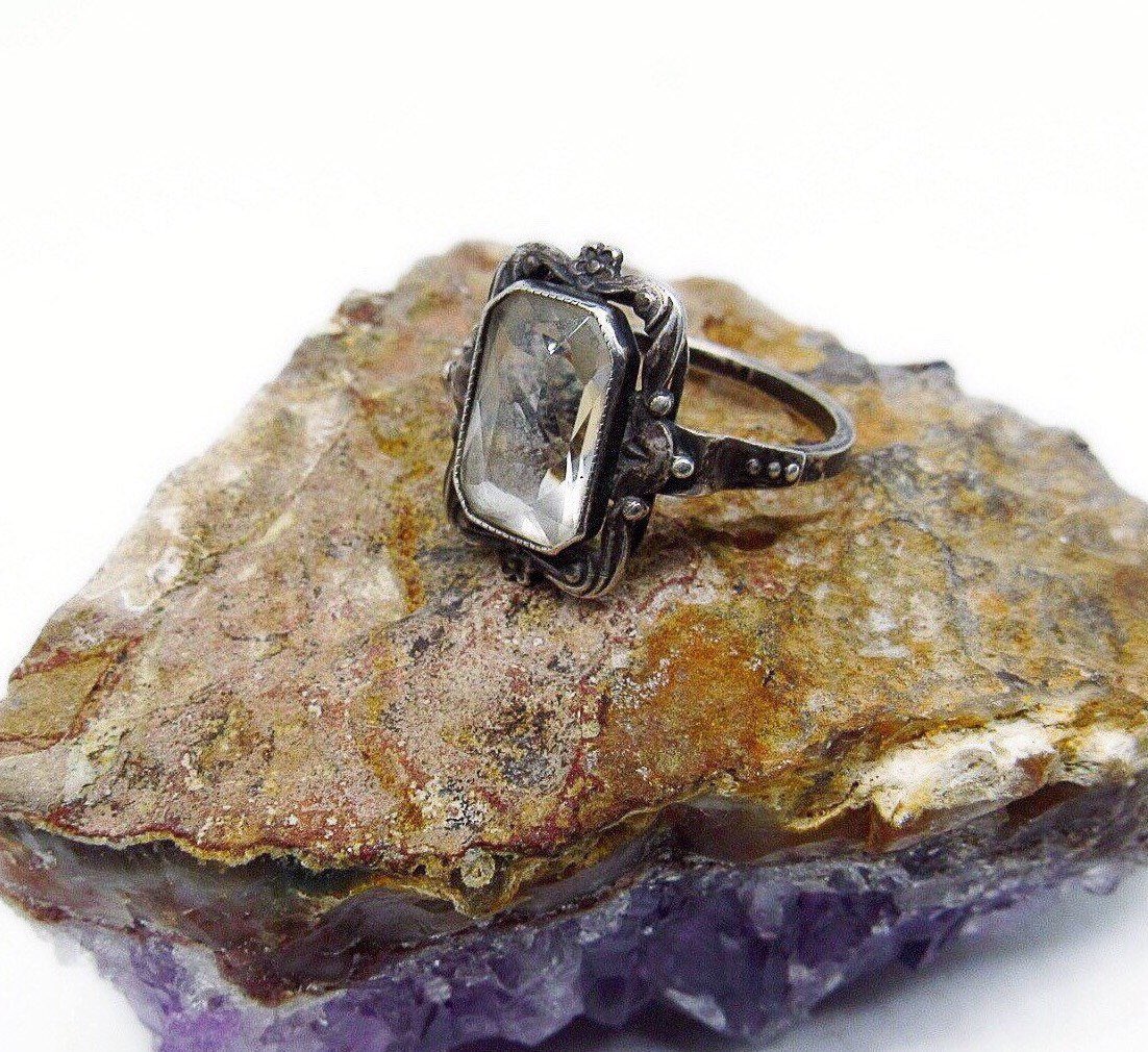 Carolan48753054's tweet photo. Excited to share this item from my #etsy shop: Vintage Art Deco decorative Sterling Silver faceted Quartz Rock Crystal accented size 9 statement Ring #artdecosterling #1930sring #quartzrockcrystal #1930sjewelry https://t.co/SLbFDzpxws https://t.co/gHLCBJxCky