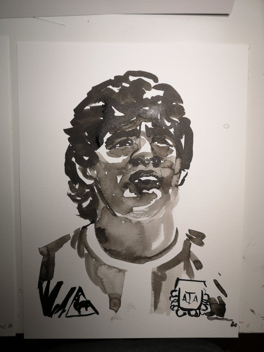 liaferreira's tweet photo. Uma pessoa não é de ferro
#Maradona https://t.co/FRfOOZuRgj