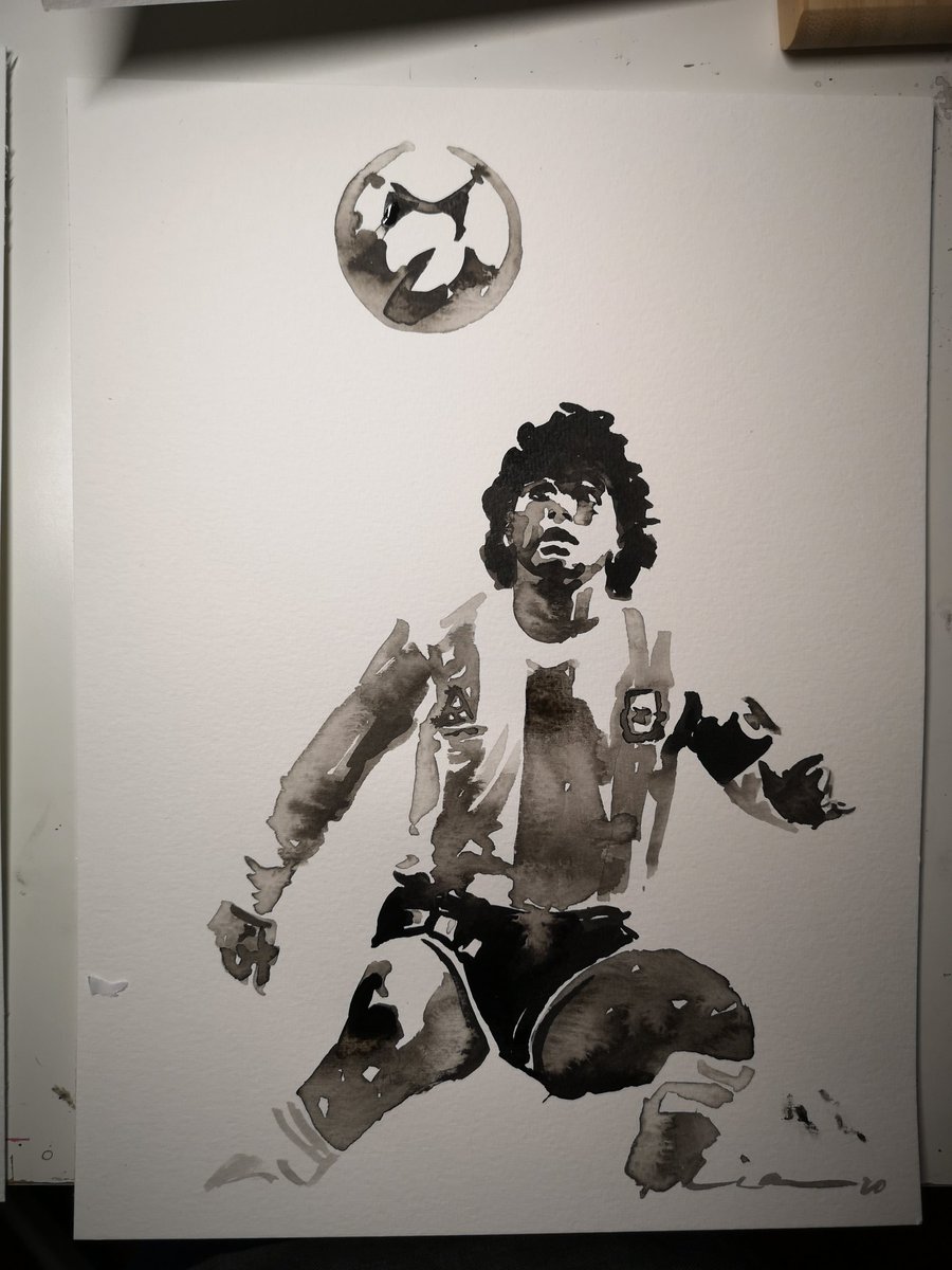 liaferreira's tweet photo. Uma pessoa não é de ferro
#Maradona https://t.co/FRfOOZuRgj