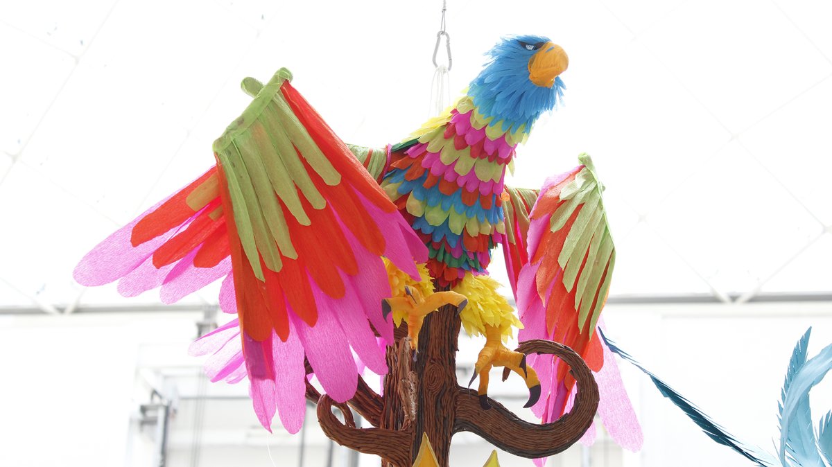 map_mexico's tweet image. Tradicionalmente las piñatas representaban los siete pecados capitales, hoy en día se han reinventado, llenando esta tradición de nuevas figuras y temas.

Y las 194 piñatas participantes de nuestro 14º concurso de piñatas lo demuestran con mucha creatividad, imaginación y color.