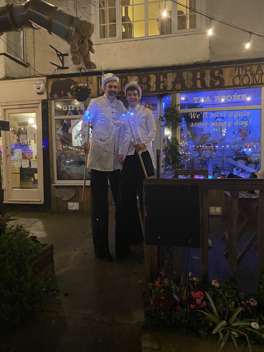 WhitstableCat's tweet image. Thanks to #TheTalkofTankerton &amp;amp; the Christmas Lamplighters for our pretty #TankertonChristmasLights