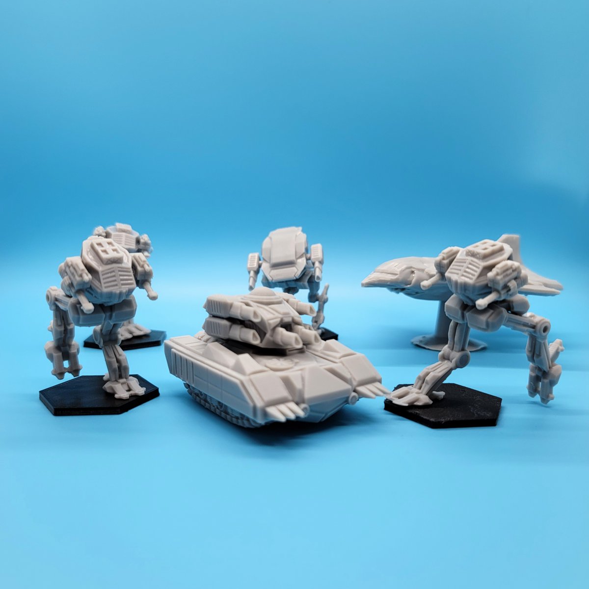 orbitalgamesaz's tweet photo. Sculpted and printed by our owner @PosthumanMinis ! 6mm scale #miniatures #battletech compatible. Orbital exclusive!
#miniaturewargaming #minis #3dprinting #customsculpt #3dsculpted https://t.co/Y1r0haVLPi