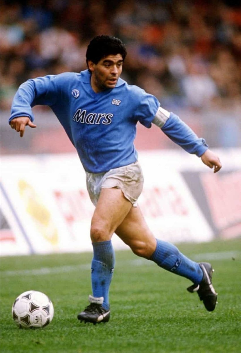 dechi87's tweet photo. Ciao Diego, va via una parte bella della storia di Napoli ma che resterà sempre nei cuori dei napoletani❤️ https://t.co/voUKDrsQHs