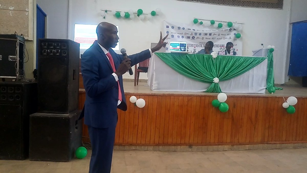 arjdsmali's tweet photo. Programme Humain New Act pour le bien-être des adolescents de 12 à 18 ans, Conférence débat sur l'adolescence et le bien-être, enjeux et perspectives au Mali, Dr Chaka DIARRA expert de L'ARJDS sur les IST, Les MST, le SIDA, la santé de reproduction. #Santé #Nutrition #ARJDS https://t.co/GEHCwEP3j2