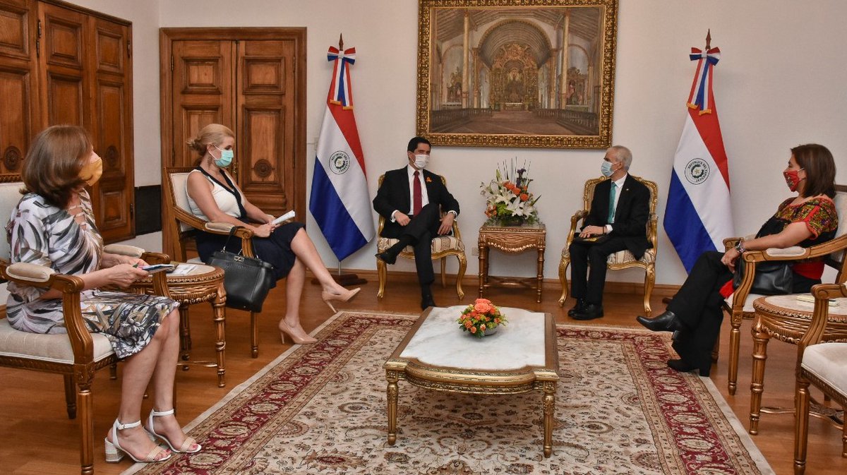 El ministro de Relaciones Exteriores, <a href="/FedericoA_GF/">Federico A. González</a>, ayer recibió al embajador de los Estados Unidos Mexicanos, <a href="/manuel_nungaray/">Juan Manuel Nungaray</a>, para un saludo de cortesía, ocasión que fue aprovechada para abordar los temas prioritarios de la agenda bilateral y regional.
