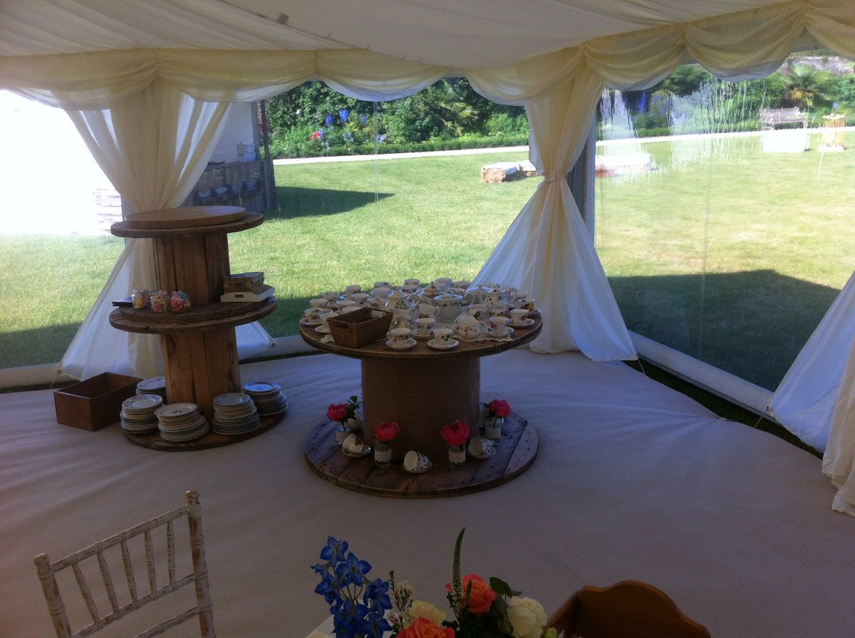 WesternMarquees's tweet photo. This 🌸 #WeddingWednesday 🌸 we’re showing you a country themed wedding we did 🌾 Perfect for our countryside clients wanting to keep it traditional https://t.co/a4iZf2cBq1