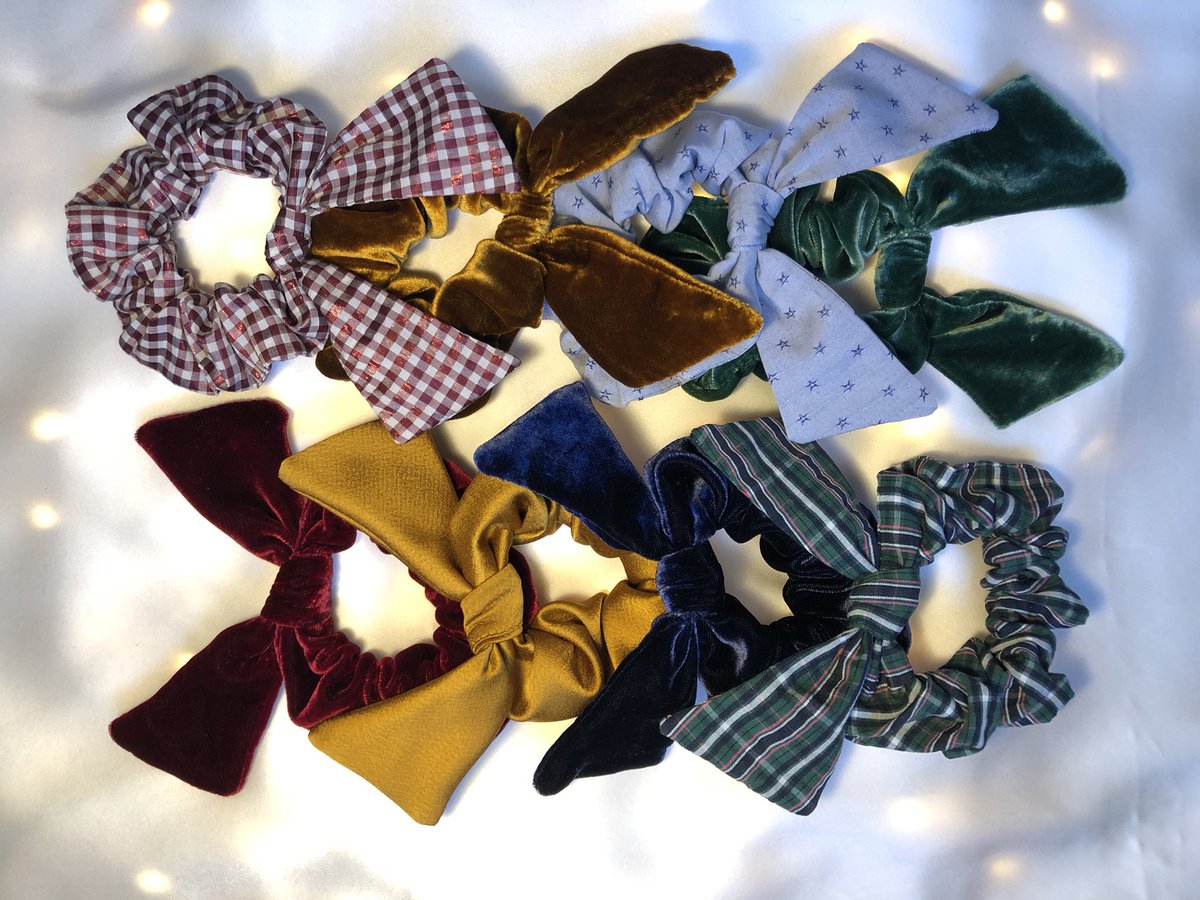 New scrunchies live in my Etsy shop now ❤️ a little festive selection alongside all my previously released designs 🎁🎄🎅🏼

etsy.com/uk/shop/Altera…