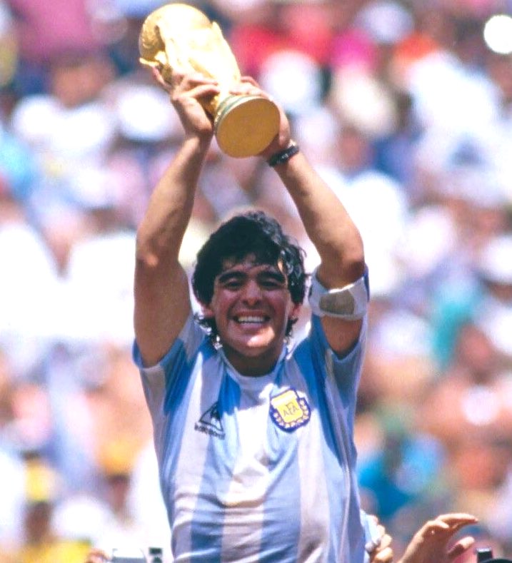 Joc818's tweet photo. Goodbye legend,fútbol will miss you #DM10 https://t.co/KYvoYDtOPR