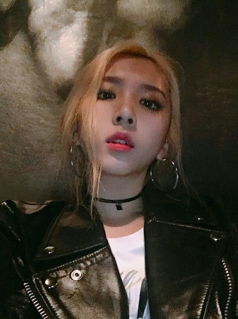 Kardish_tw_'s tweet photo. ♛ KⱯRDISH 「𝙋𝙡𝙖𝙮𝙡𝙞𝙨𝙩」 . . . « 放 #TigerinsideTM
#TMAreTigers
#STEFI: Que mejor que escuchar a los chicos de @TROUBLEM_twt en medio de mis ensayos, lo mejor para darme mas energía, Tiger Inside es una buenísima opción, son los mejores! https://t.co/XNvwoxj5wM