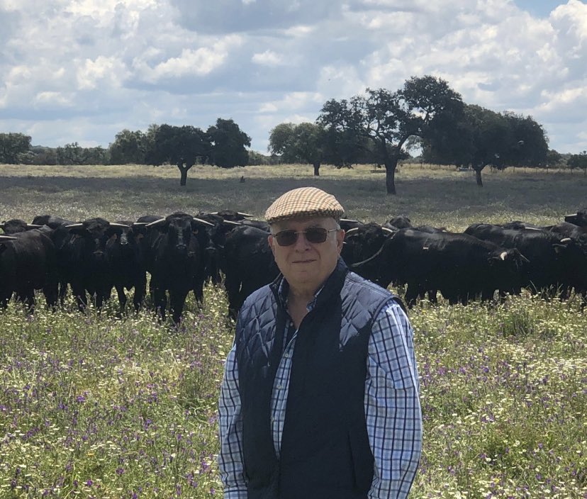 zabaladelaserna's tweet photo. Muere el ganadero José Luis Iniesta por coronavirus a los 78 años en Badajoz. @ElMundoToros https://t.co/qgB3LhpJnD