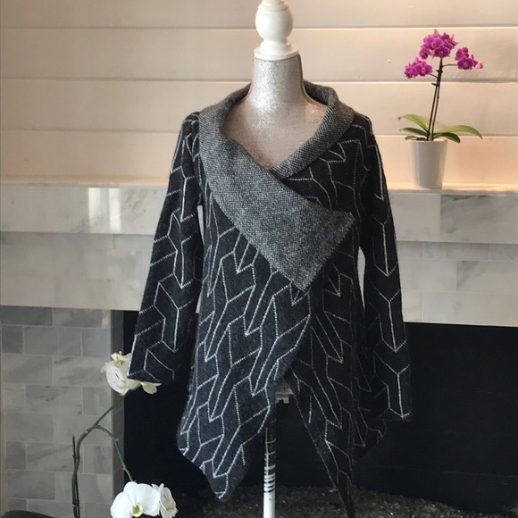 awkward_baroque's tweet photo. So good I had to share! Check out all the items I'm loving on @Poshmarkapp #poshmark #fashion #style #shopmycloset #evenuel #elisabettacollection #fila: https://t.co/izG6Yki8tJ https://t.co/M7eUmw0kCF