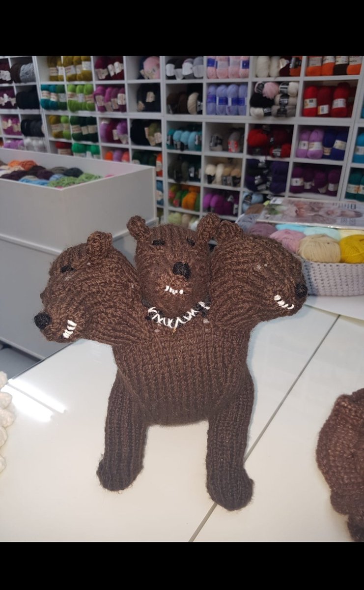 pabgonz's tweet photo. Hola! Mi madre ha hecho a mano estos muñecos de Harry Potter. Hace un montón de cosas de calceta más y todas súper bonitas. Si os gusta, por favor, ayudadme a difundir su trabajo 😊 https://t.co/RHtSgFUjCq